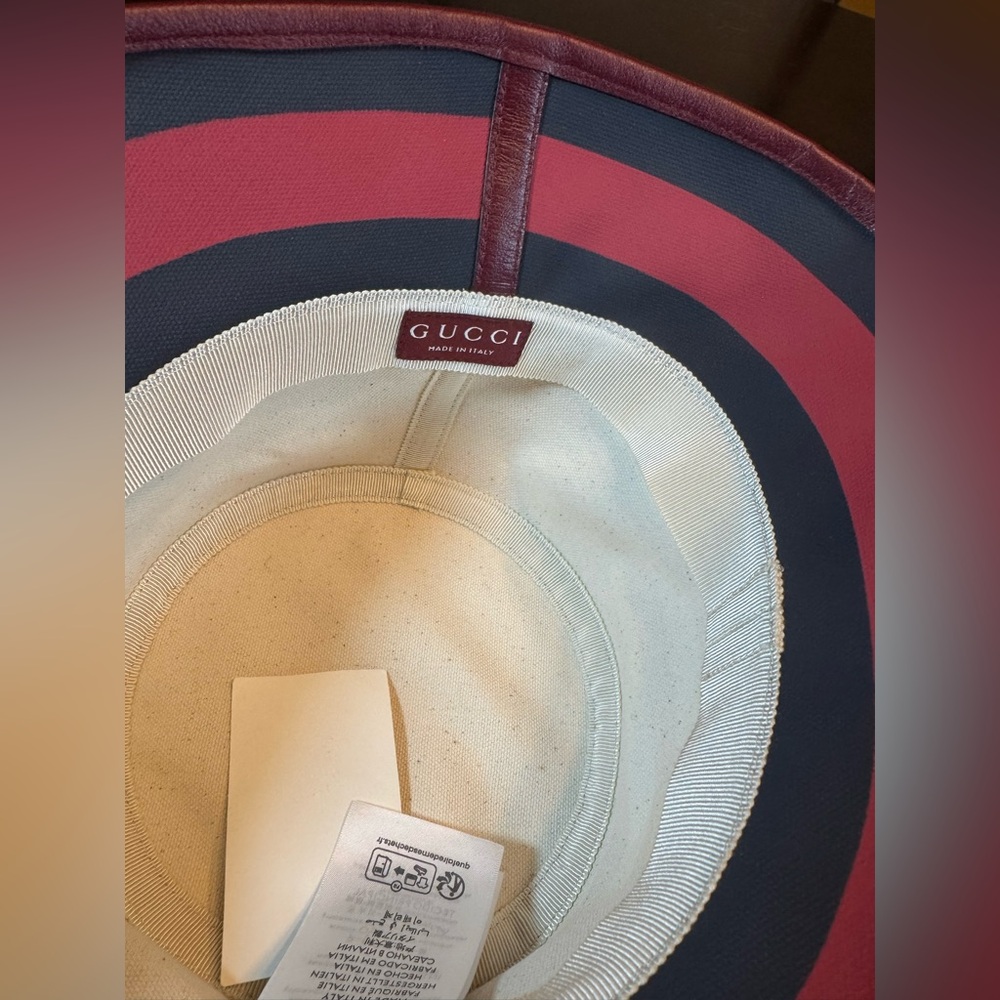 New Authentic Gucci Logo Bucket Hat Red White - Picture 8 of 13